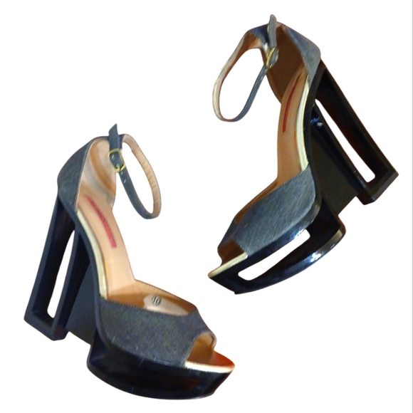 C Label Black and Gray Geometric Heel Cut Out Platform Sandals size 10 - Picture 11 of 11